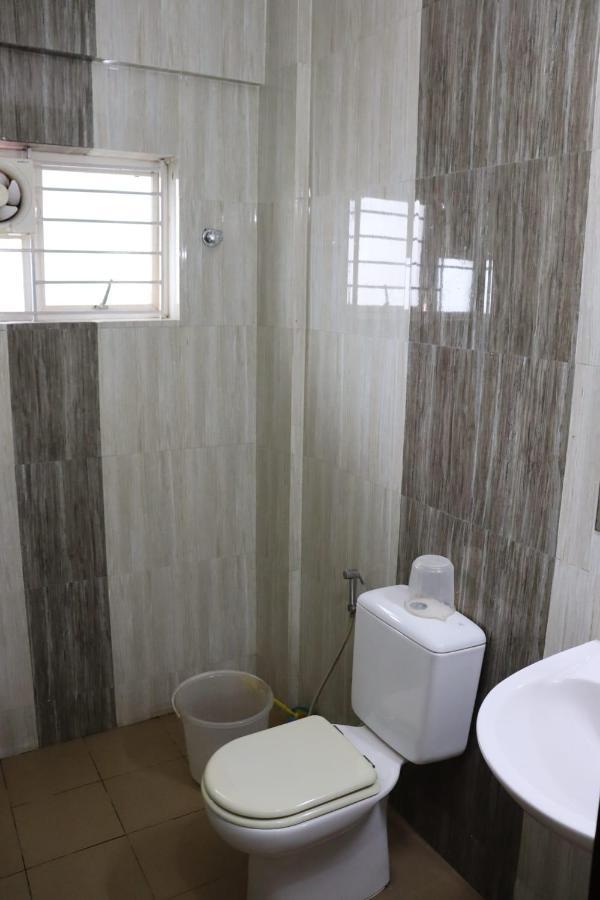 Uthradam Towers Hotel Thiruvananthapuram Bagian luar foto