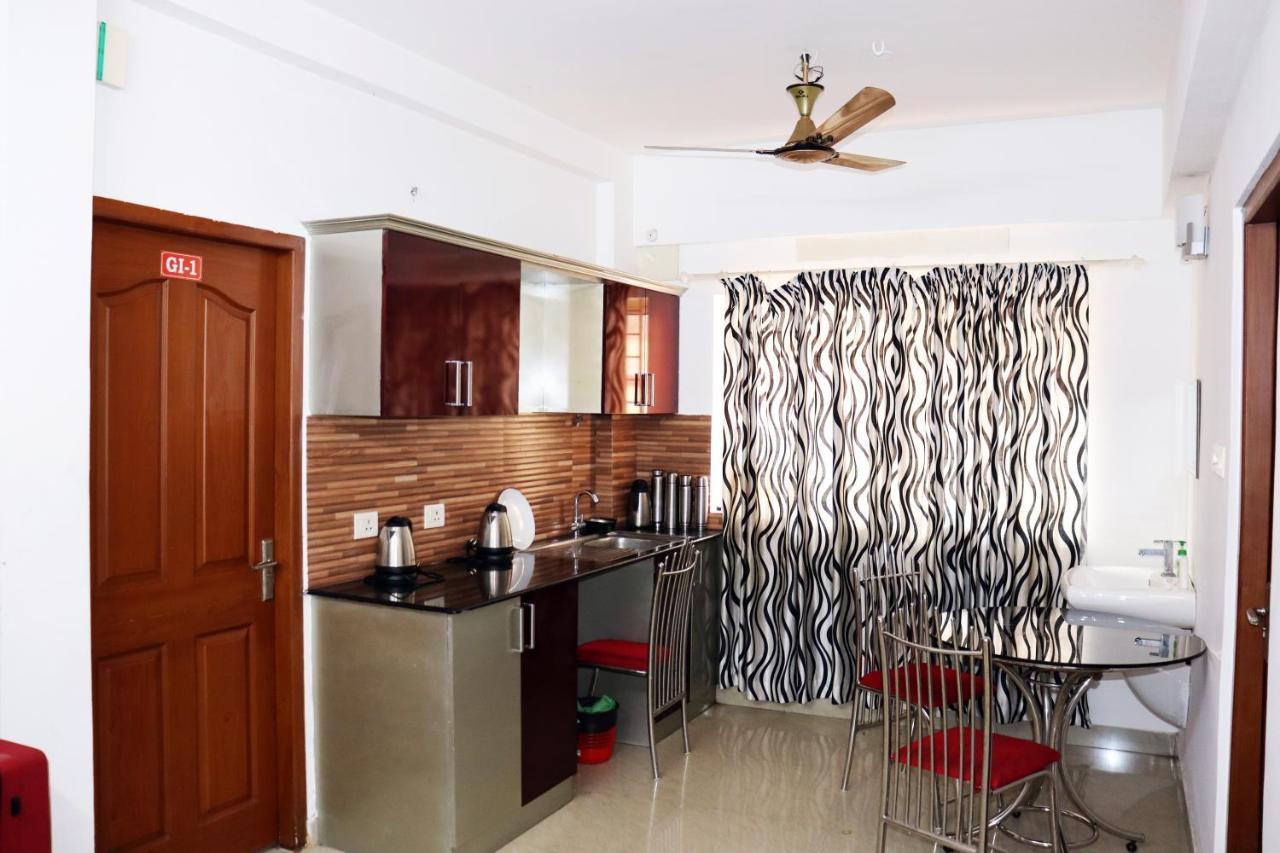 Uthradam Towers Hotel Thiruvananthapuram Bagian luar foto