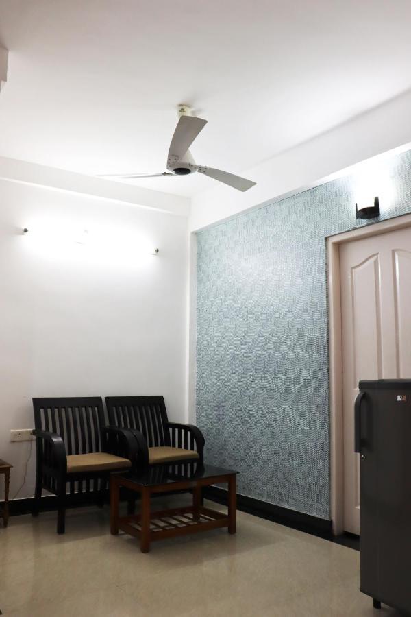 Uthradam Towers Hotel Thiruvananthapuram Bagian luar foto