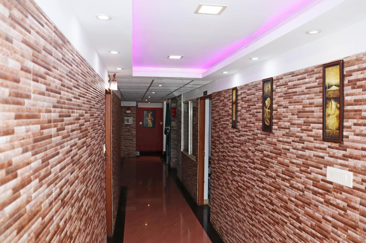 Uthradam Towers Hotel Thiruvananthapuram Bagian luar foto